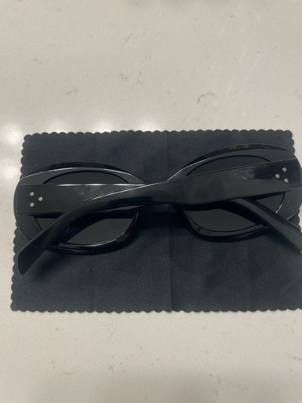 Classic Black Oval Women's Sunglasses - Picture 2 of 2